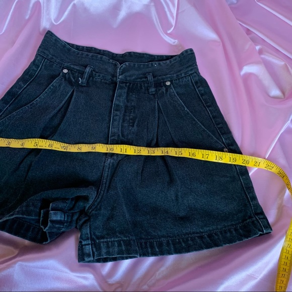❌SOLD❌Vintage 90s high waisted denim jean shorts size s - Picture 7 of 10